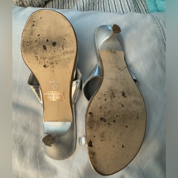 Kitten heel Silver Sandal size 8 - Picture 3 of 4